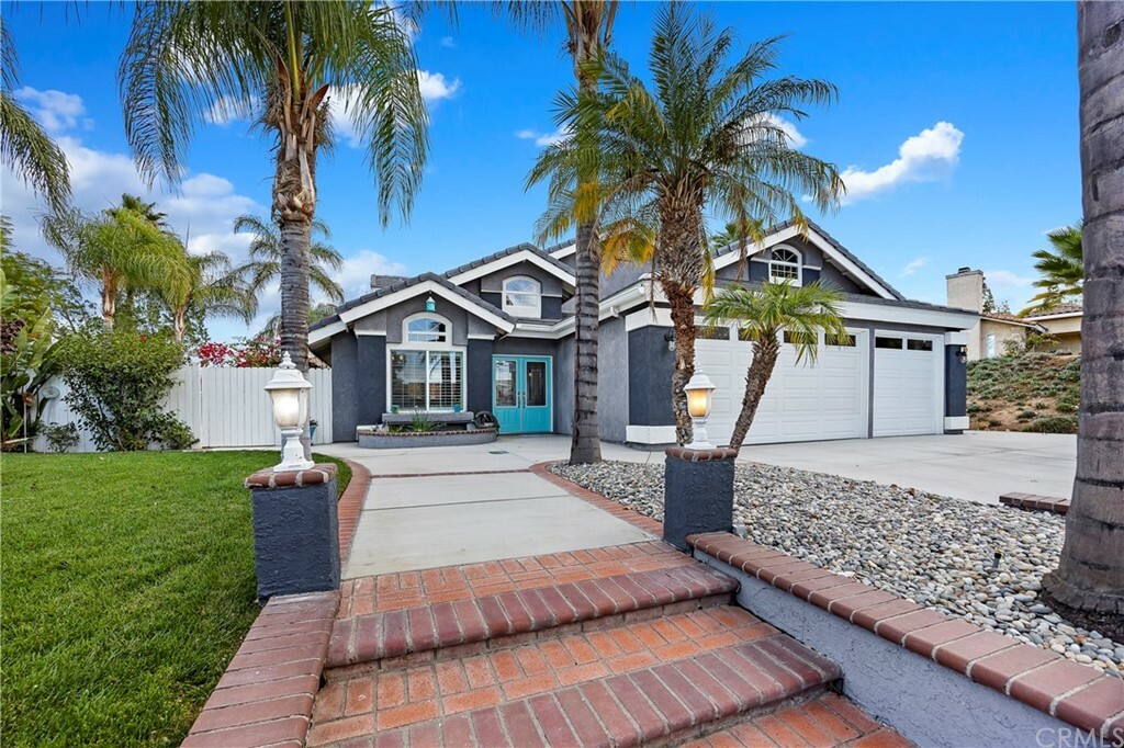 Property Photo:  6920 Mission Grove N  CA 92506 