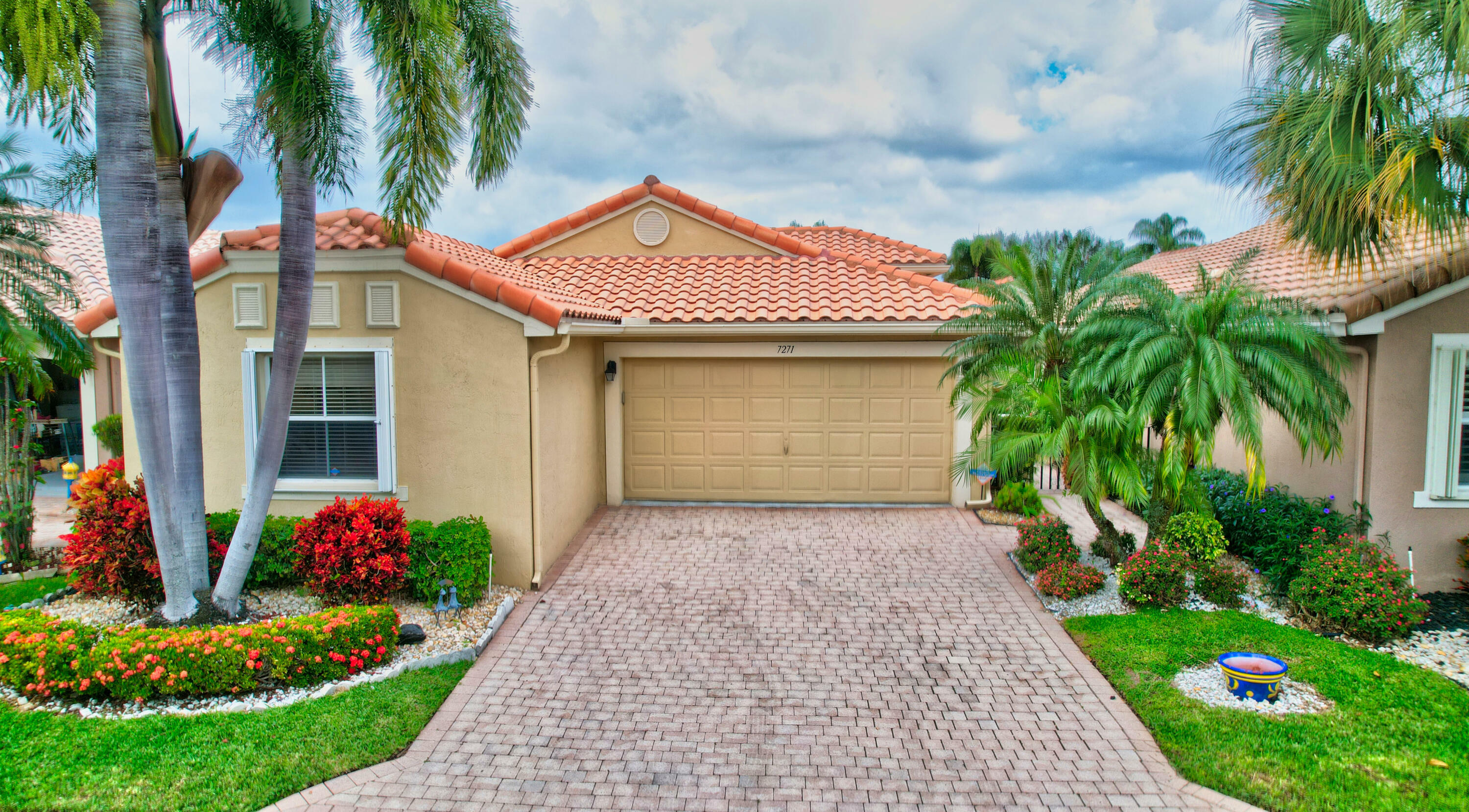 Property Photo:  7271 Mistral Court  FL 33437 