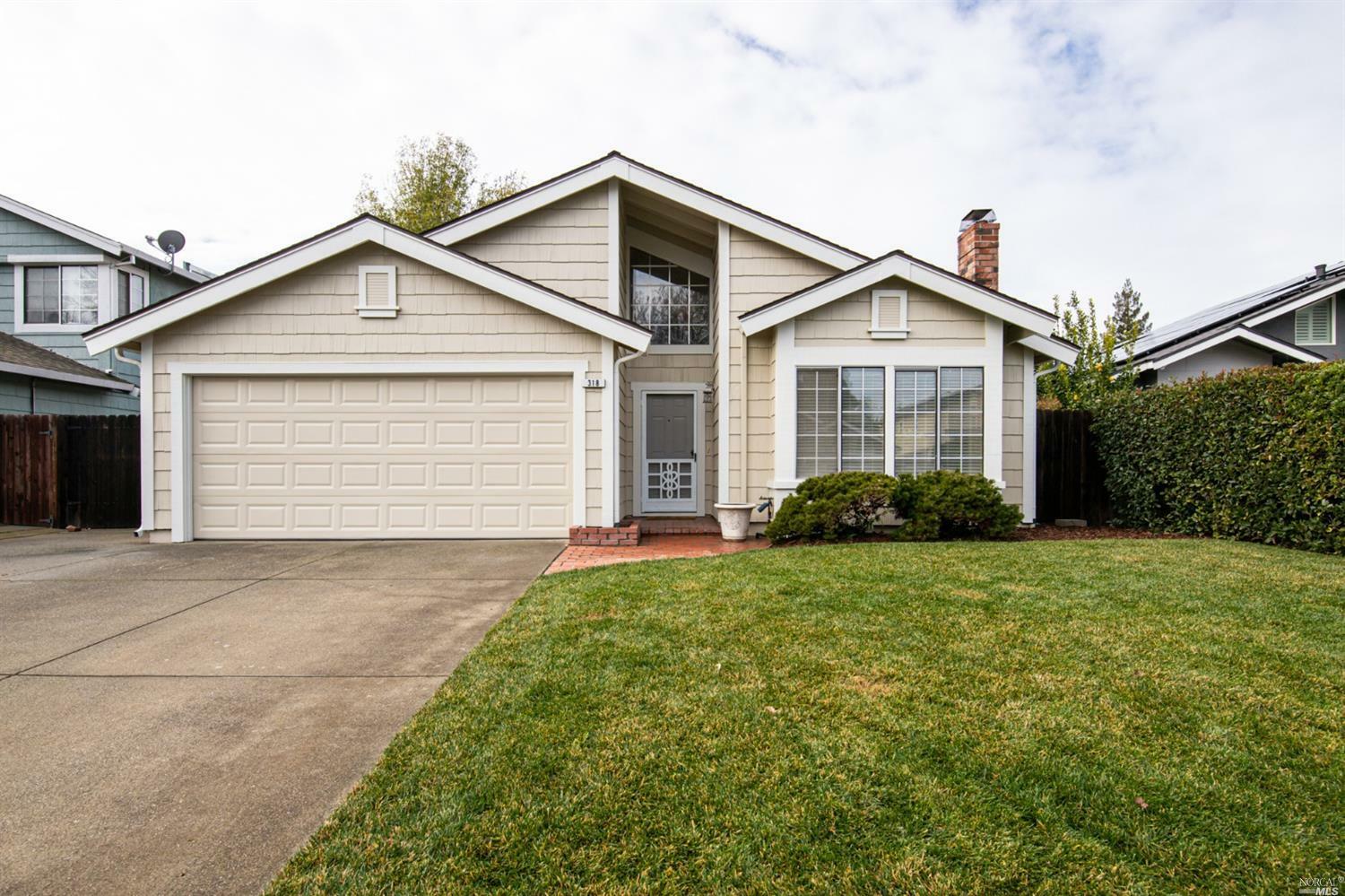 Property Photo:  318 Bridgeport Court  CA 95687 