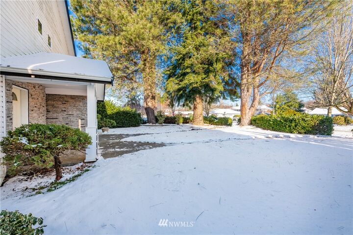 Property Photo: 1301 Mitchell Avenue WA 98230