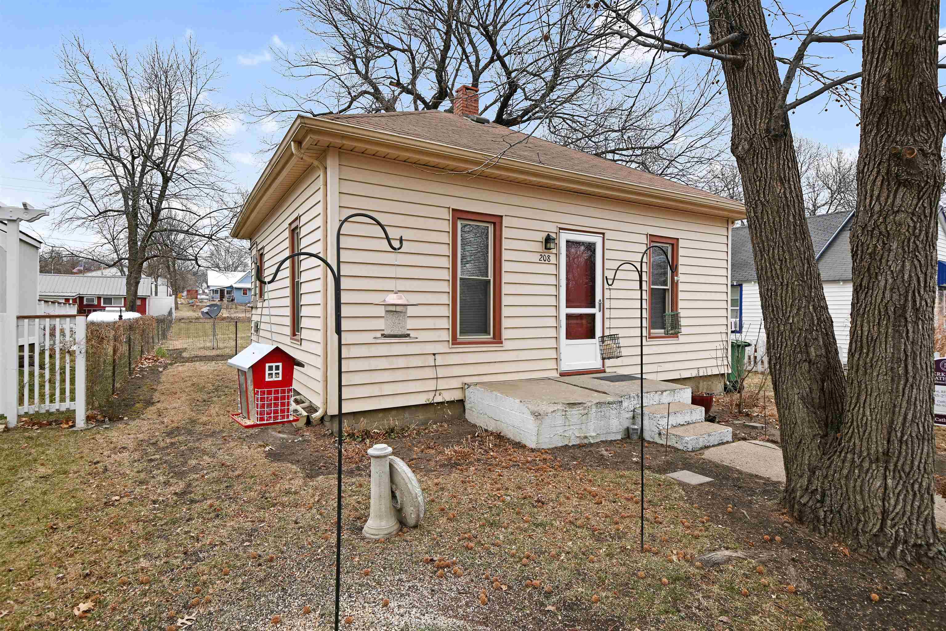 Property Photo: 208 E Main St KS 66509
