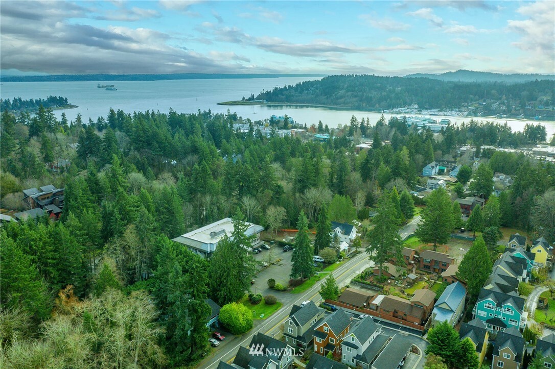 Property Photo:  360 Knechtel Way NE 207  WA 98110 