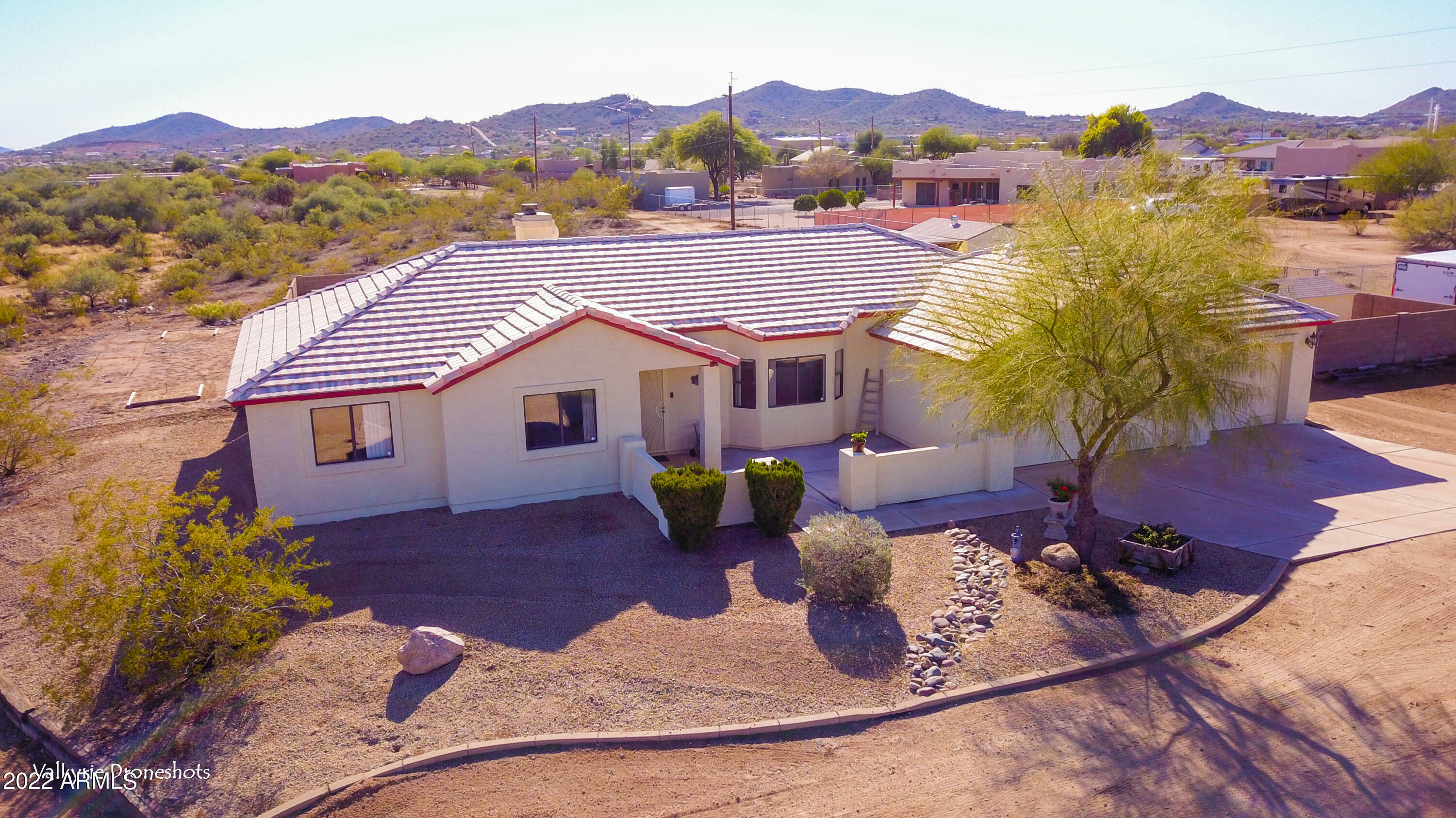 Property Photo:  1105 E Galvin Street  AZ 85086 