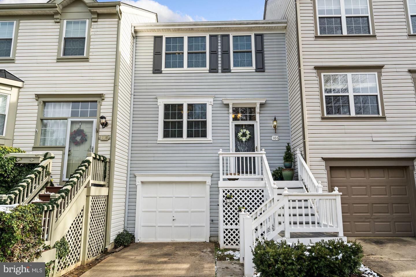 Property Photo: 106 Hackley Court VA 20132