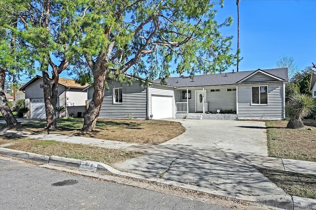 Property Photo:  944 Camellia Street  CA 92027 