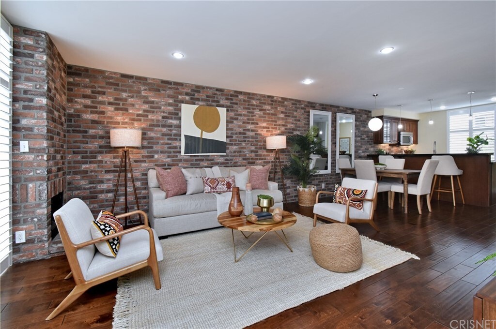 Property Photo: 14912 Dickens Street 3 CA 91403