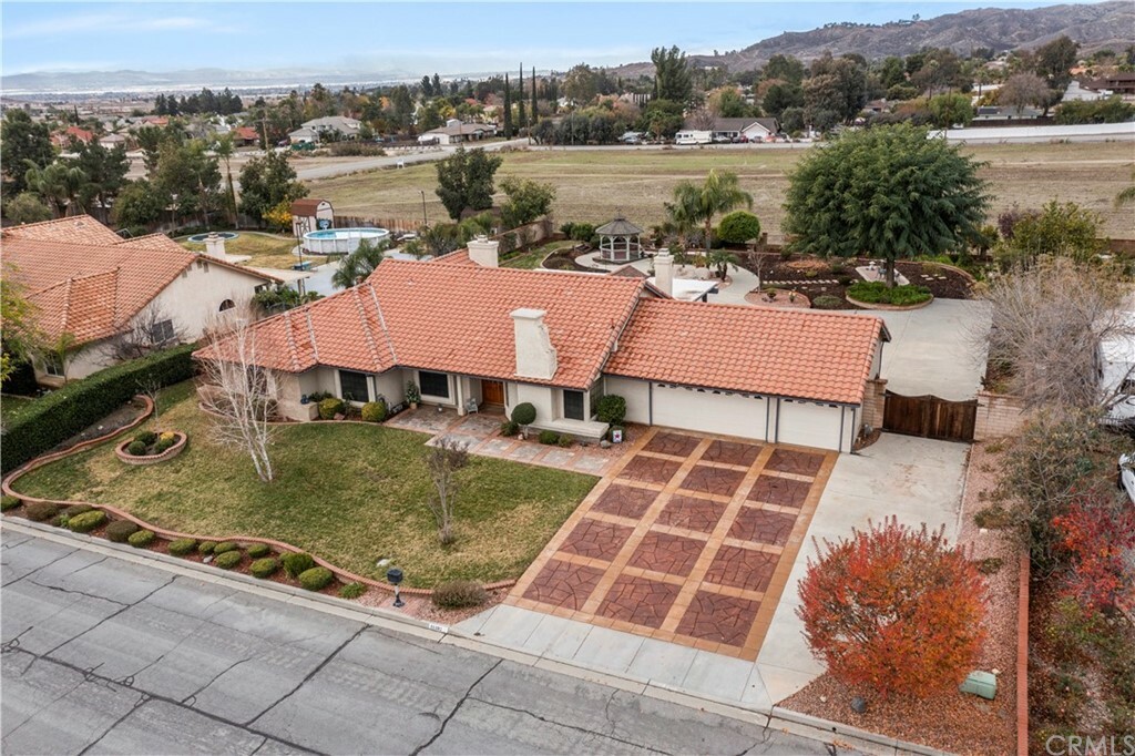 Property Photo:  11187 Twilight Way  CA 92555 