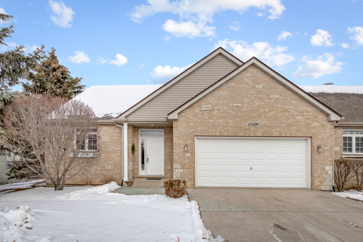 Property Photo: 11420 Russell Drive IL 60142