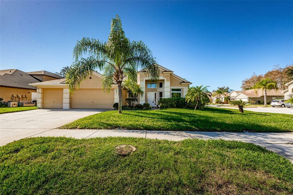 Property Photo:  1702 Longview Lane  FL 34689 