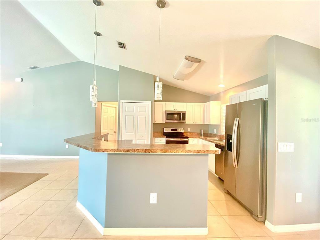 Property Photo:  2750 Augustine Court  FL 32738 