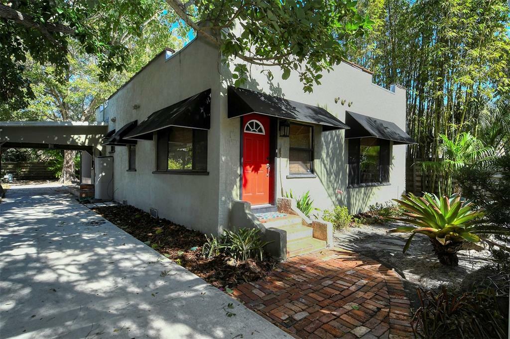 Property Photo:  2437 Temple Street  FL 34239 