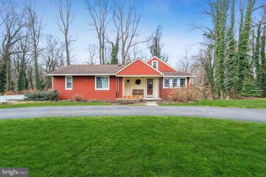 Property Photo:  18 Orchard Avenue  NJ 08505 