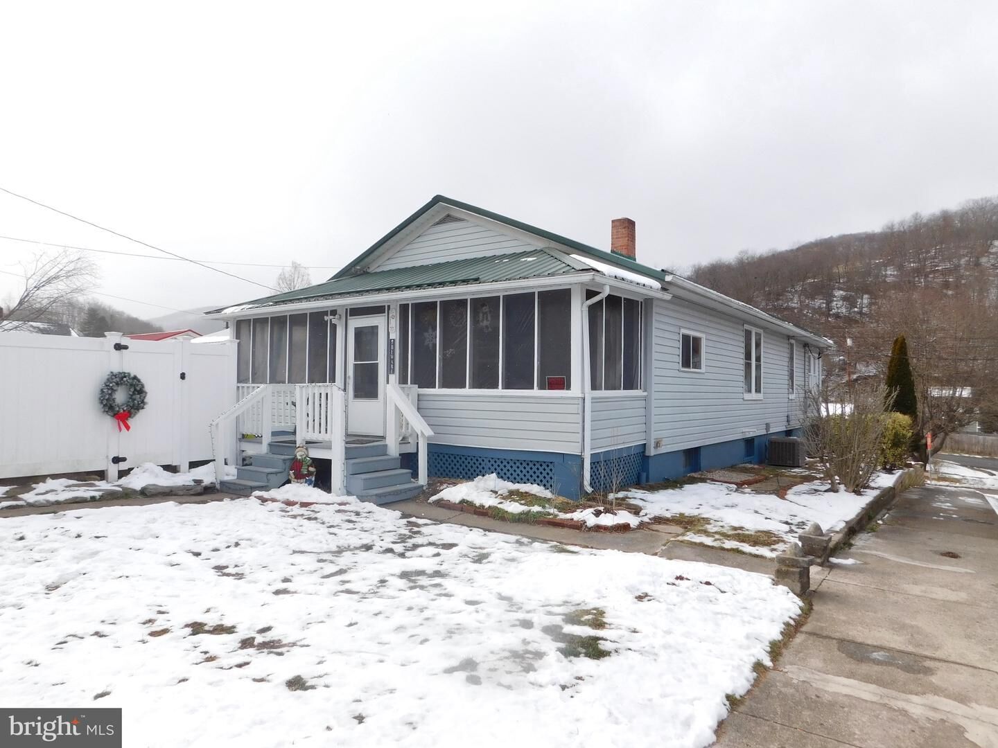 Property Photo: 141 South E Street WV 26726