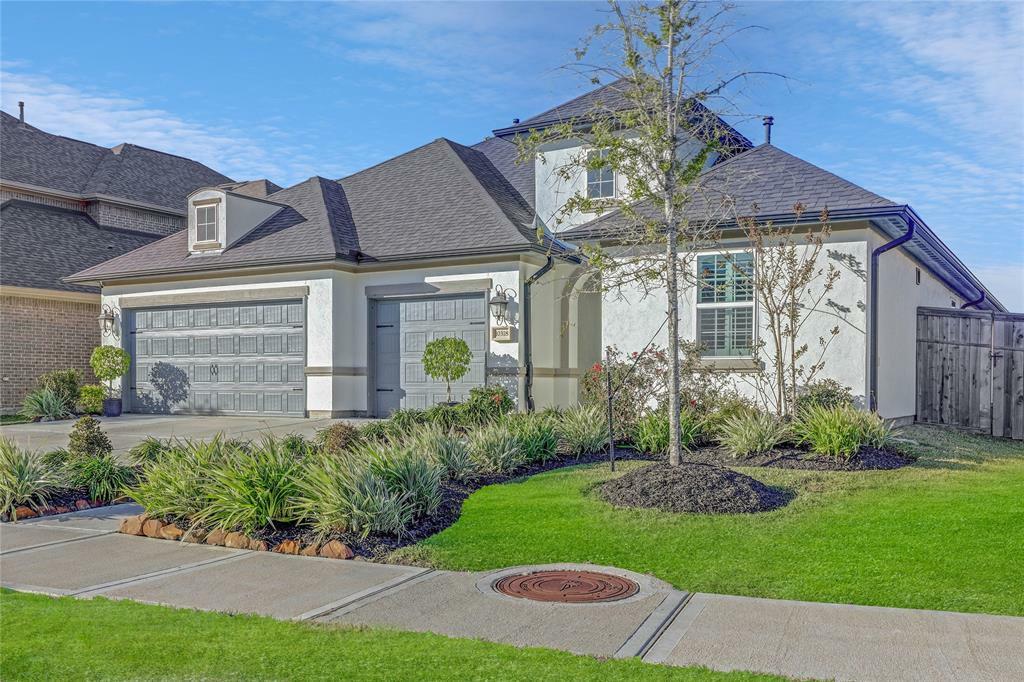 Property Photo: 10318 Deerpark Drive TX 77459