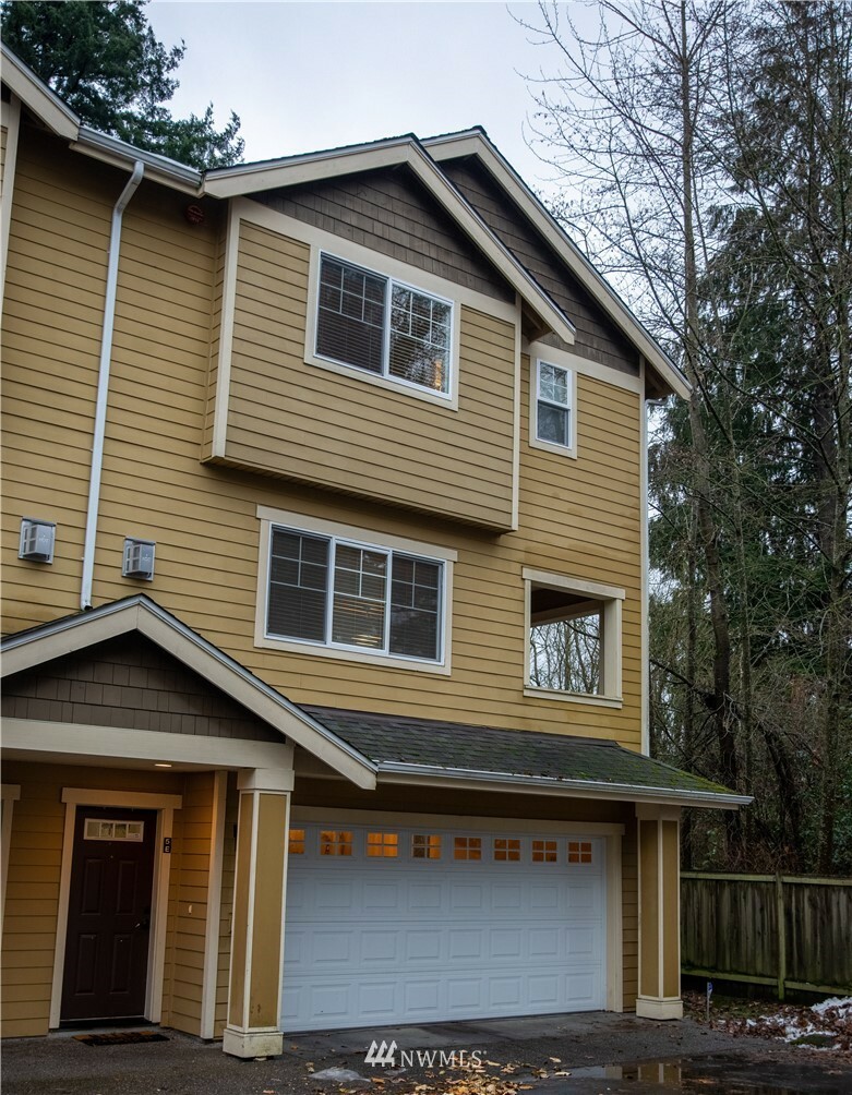 15503 18th Avenue W 5E  Lynnwood WA 98087 photo