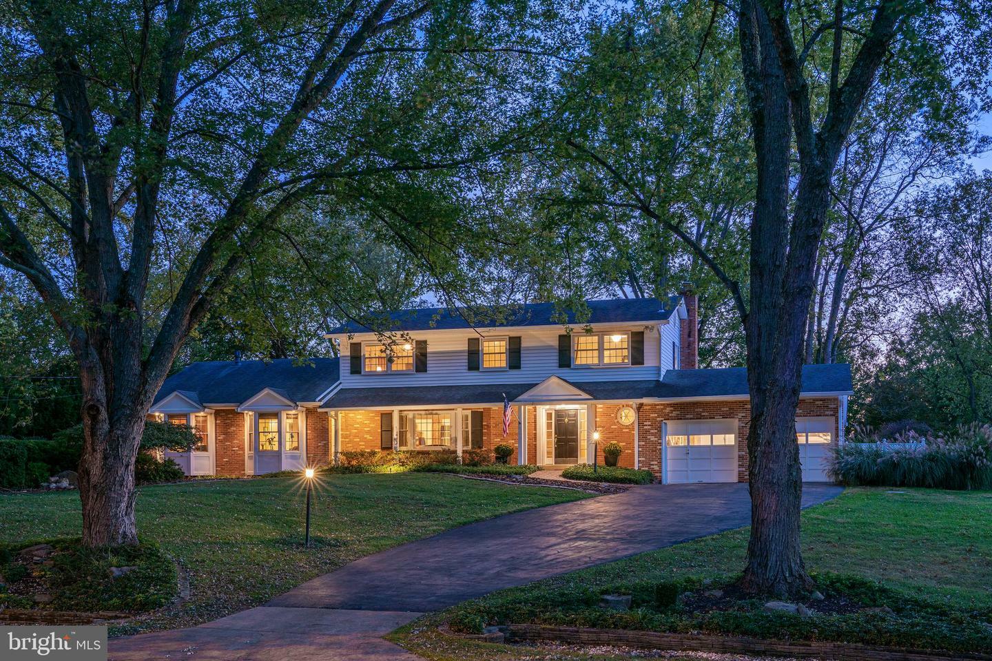 Property Photo: 4618 Holly Ridge Road MD 20853