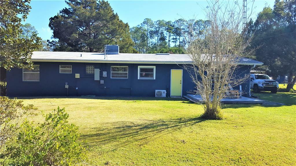 Property Photo:  9522 NE County Road 1469  FL 32631 