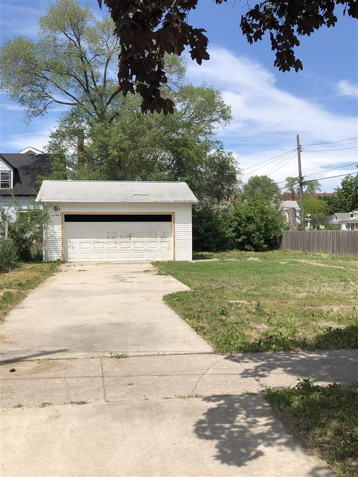 Property Photo:  205 18th St  MI 48708 