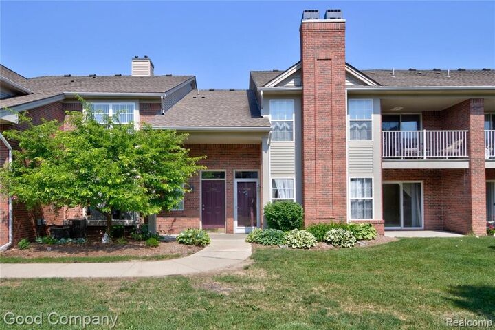 16564 Covington Drive  Clinton Township MI 48038 3584 photo