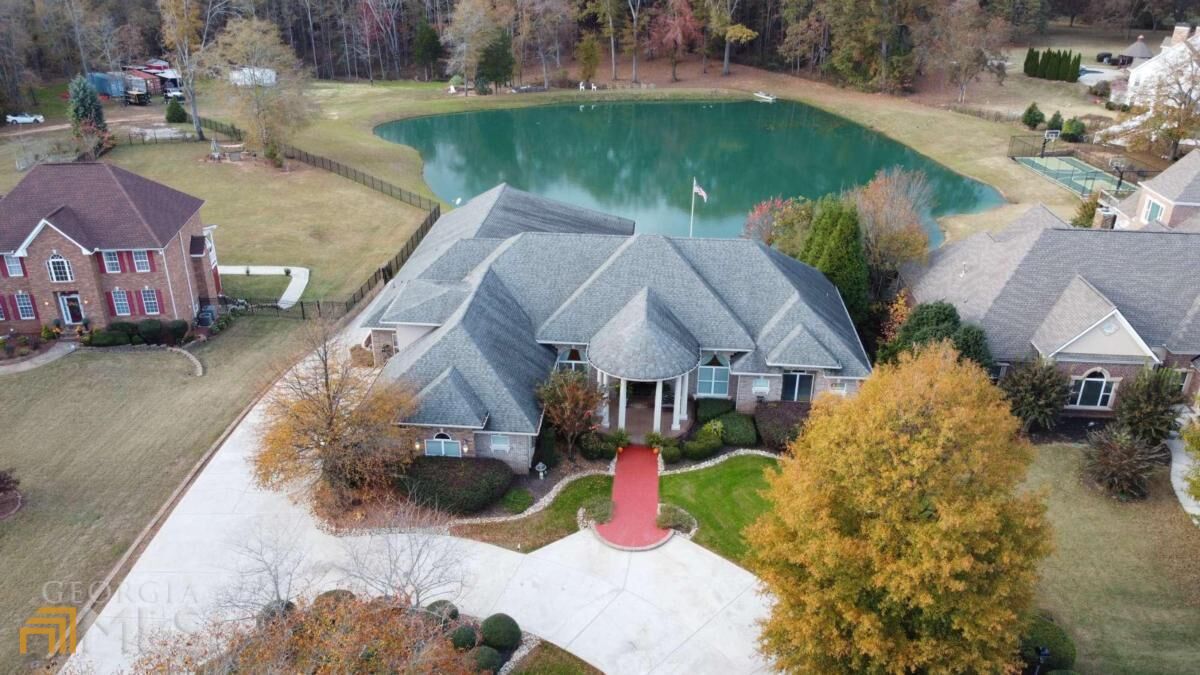 Property Photo:  124 Orchard Park Drive  GA 30253 