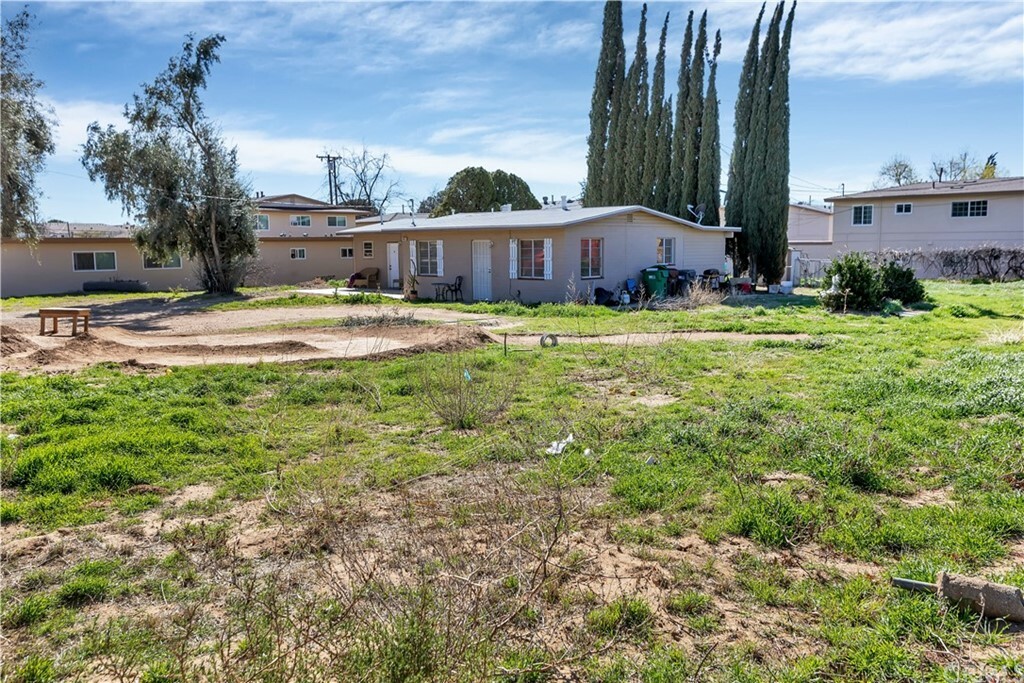 Property Photo:  885 Cherry Avenue  CA 92223 