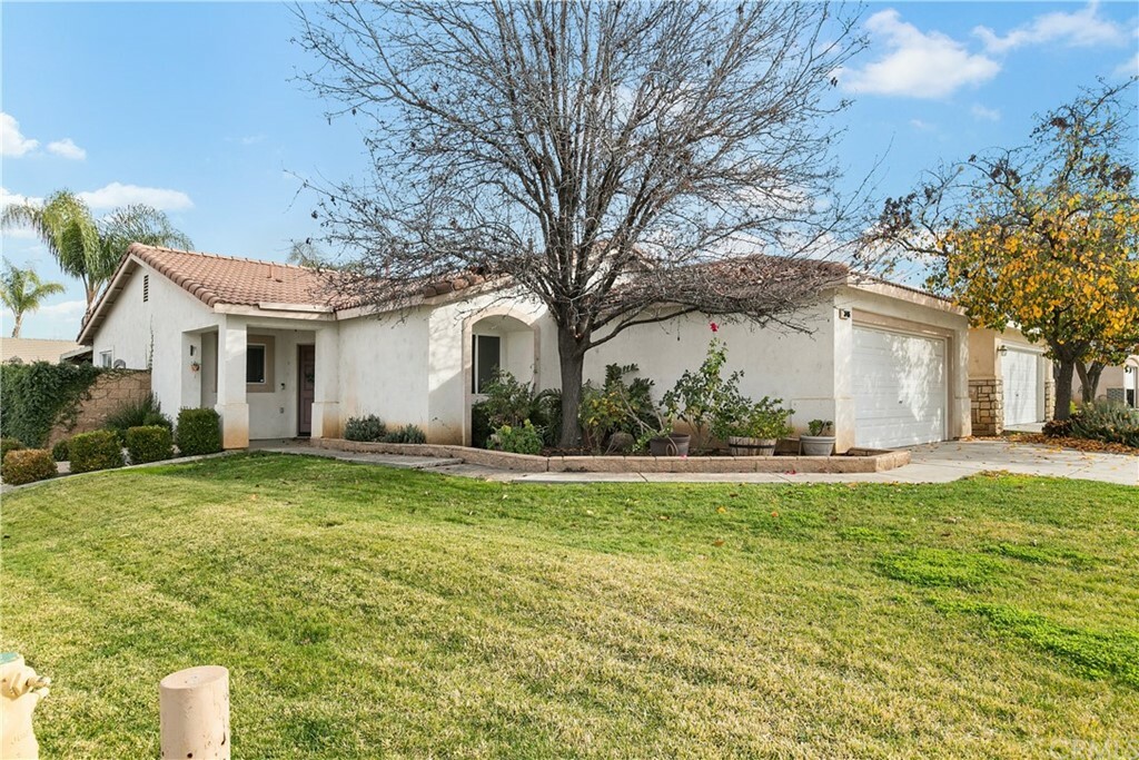 Property Photo: 30406 Silver Hawk Drive CA 92584