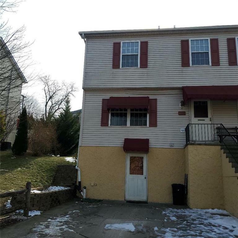 Property Photo:  616 West Nesquehoning Street  PA 18042 