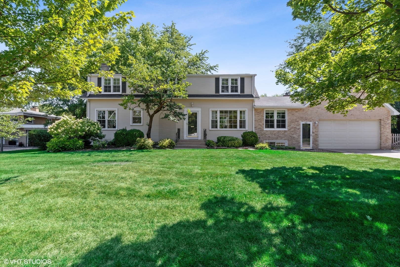 Property Photo:  1401 Meadow Lane  IL 60025 