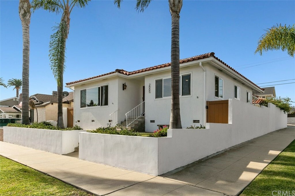 Property Photo:  2005 S Leland Street  CA 90731 