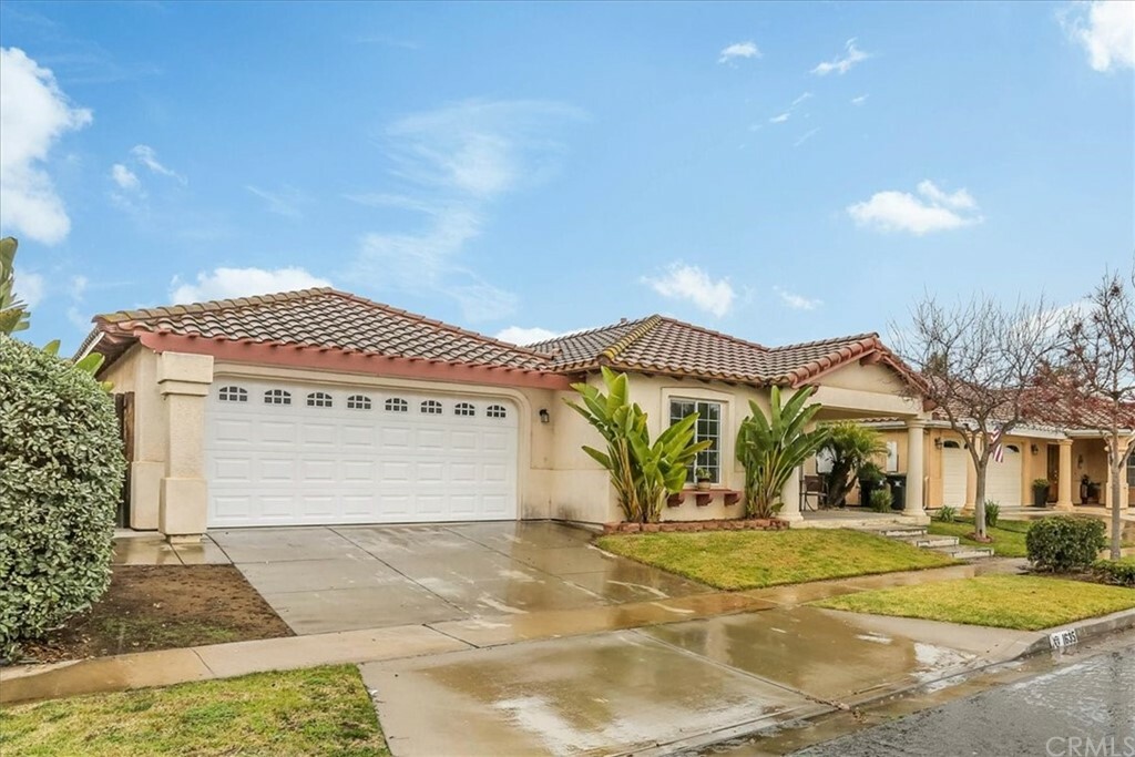 Property Photo:  1635 Santillan Avenue  CA 93458 