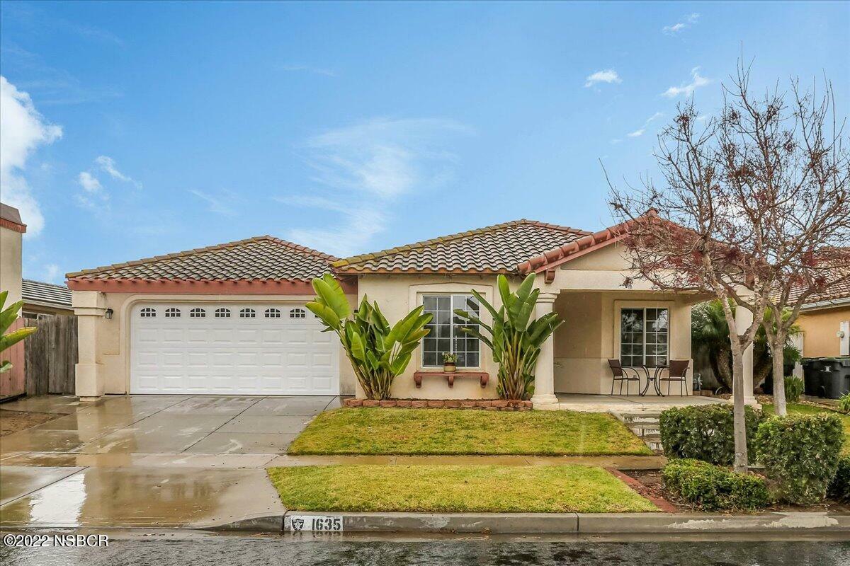 Property Photo:  1635 Santillan Avenue  CA 93458 