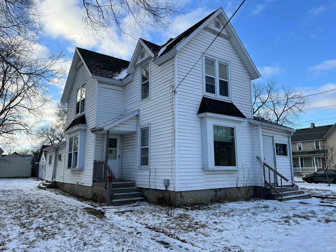 Property Photo:  756 Elm St  WI 53511 