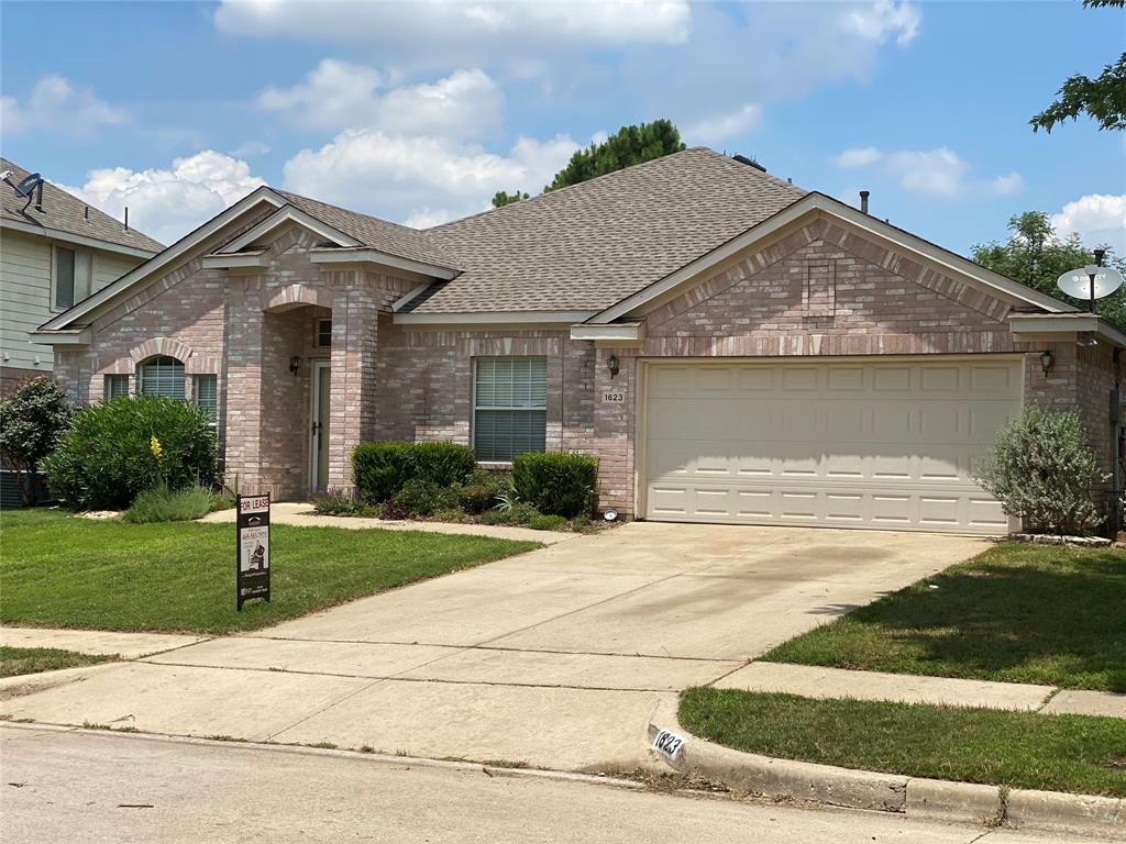 Property Photo:  1623 Meadowview Drive  TX 76210 