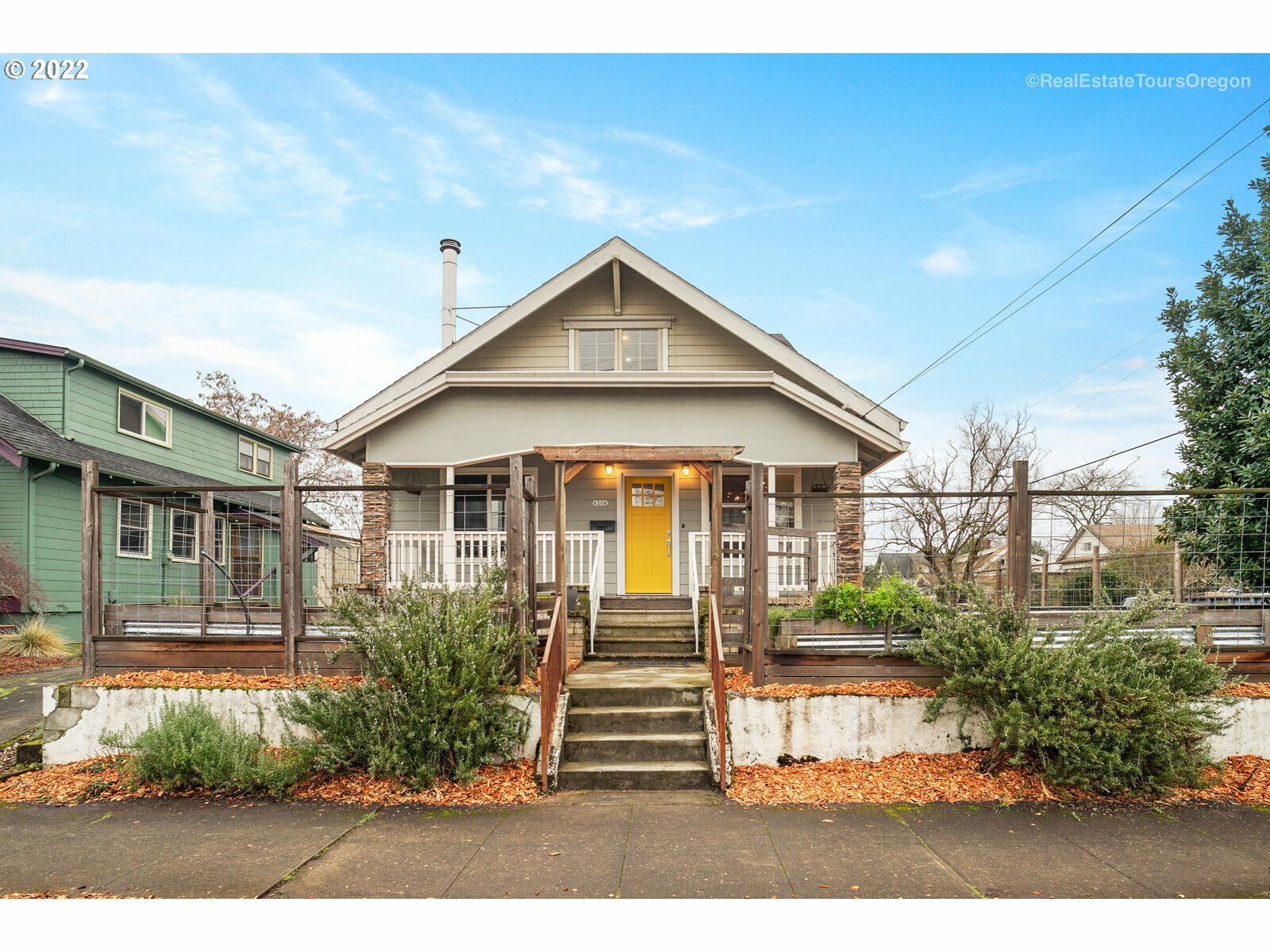 Property Photo: 6206 N Campbell Ave OR 97217