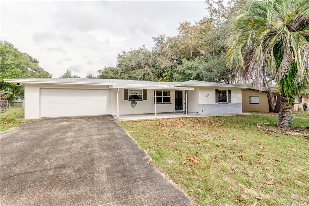 Property Photo:  1112 Lakeview Drive  FL 34450 