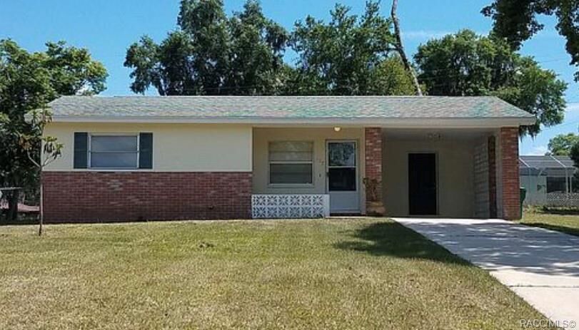 Property Photo: 207 W Highland Boulevard FL 34452