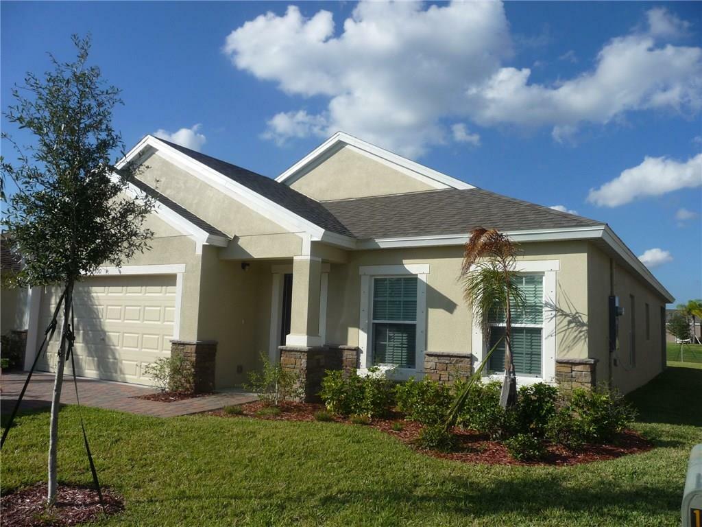 Property Photo:  1300 Lexington Square SW  FL 32962 