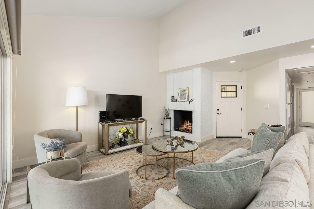 Property Photo: 12864 Circulo Dardo CA 92128