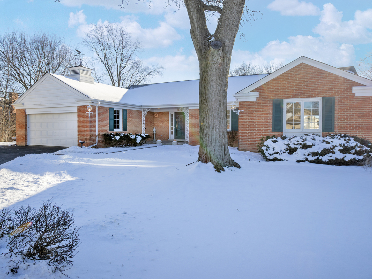 Property Photo:  1215 Canterbury Lane  IL 60025 