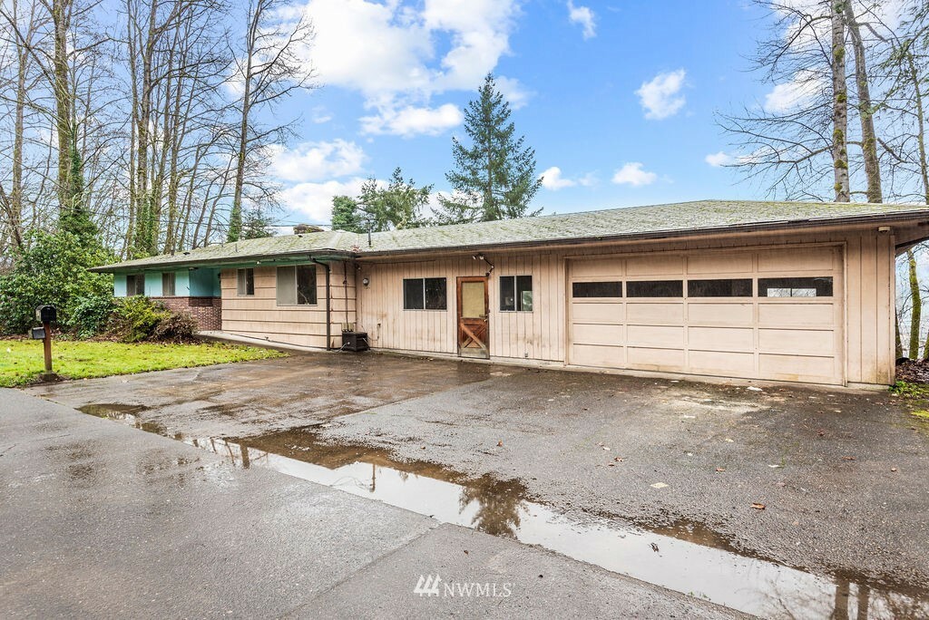 Property Photo:  2437 Allen Street  WA 98626 