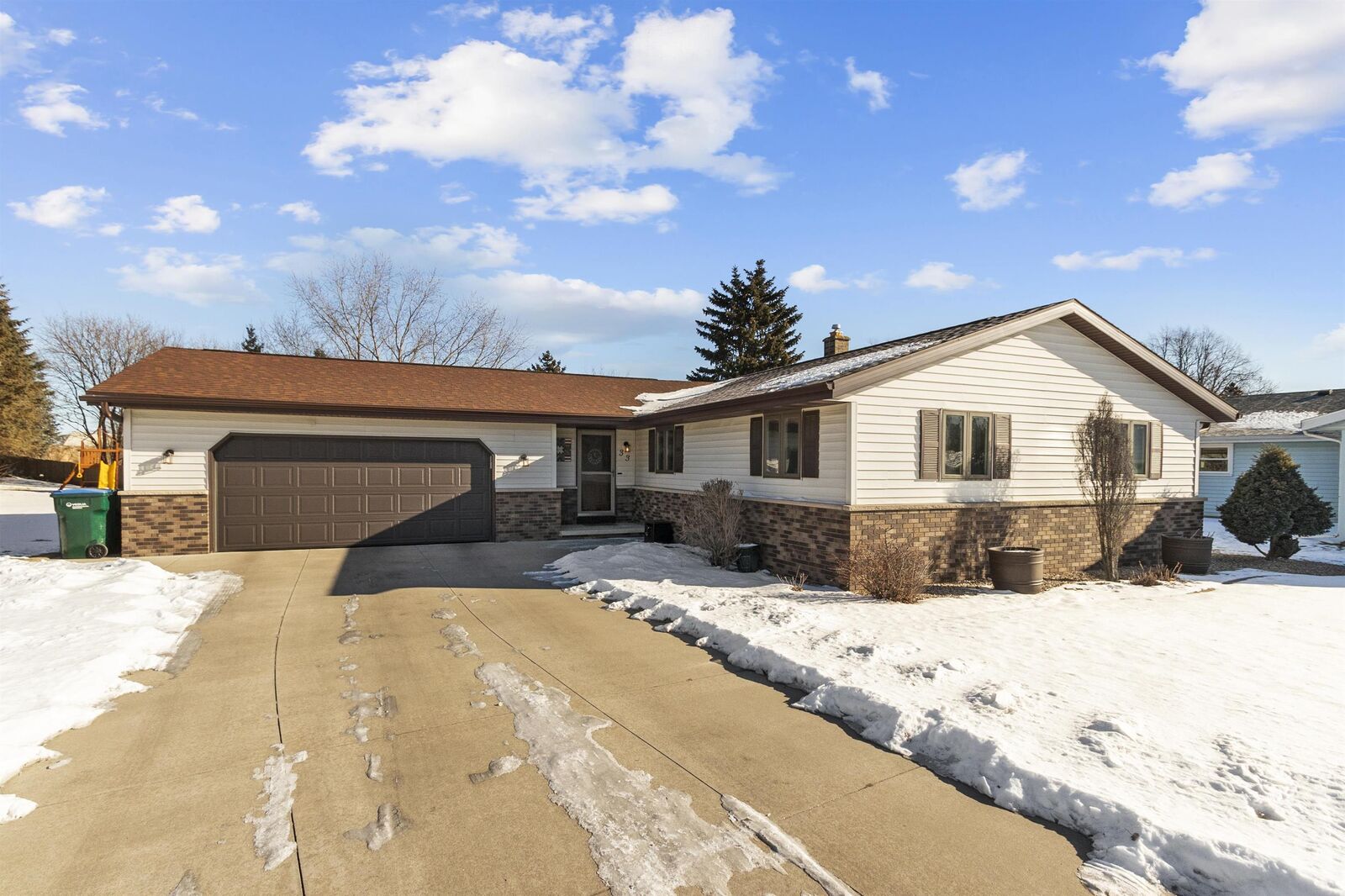 Property Photo: 33 Apache Court WI 54911