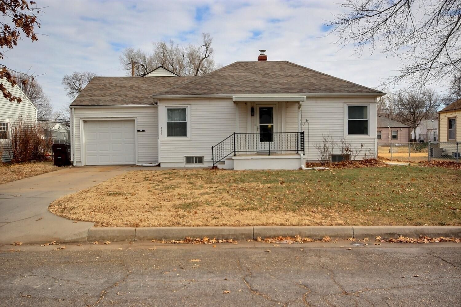Property Photo: 616 N Sedgwick St KS 67203