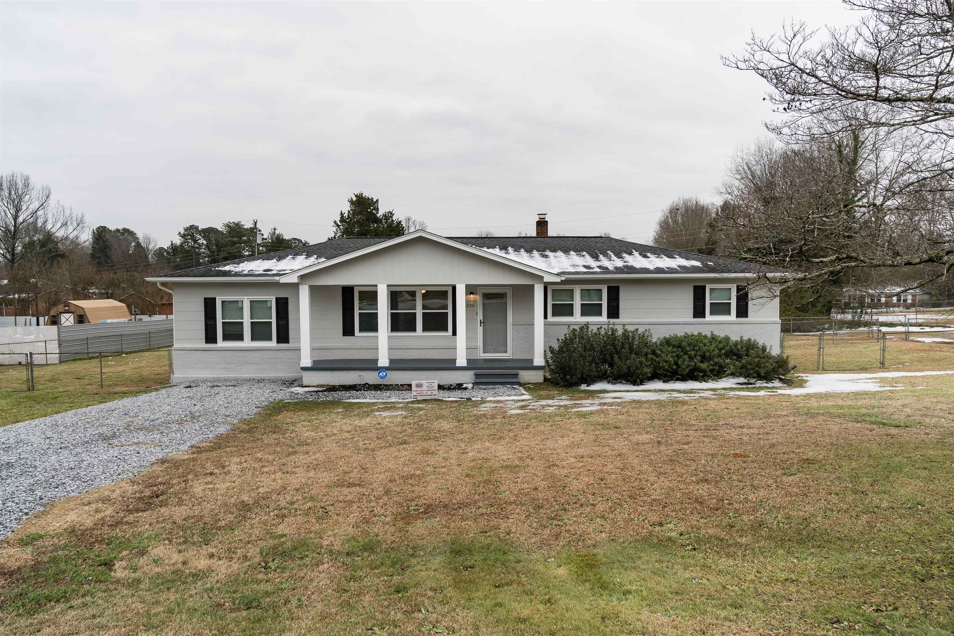 Property Photo:  220 Hazelwood Ave  SC 29302 