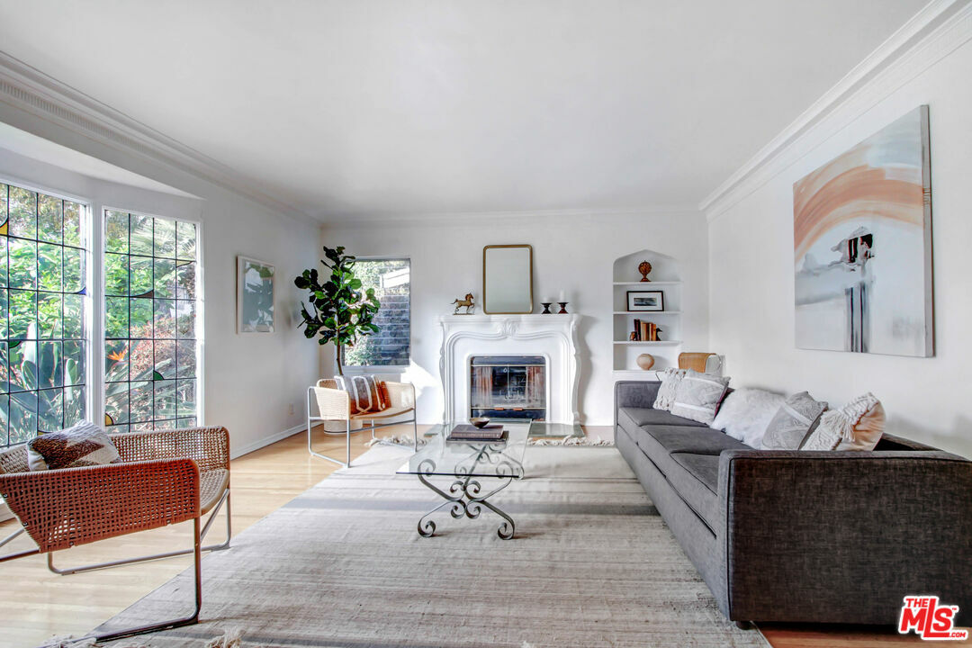 Property Photo: 8021 Blackburn Ave 2 CA 90048