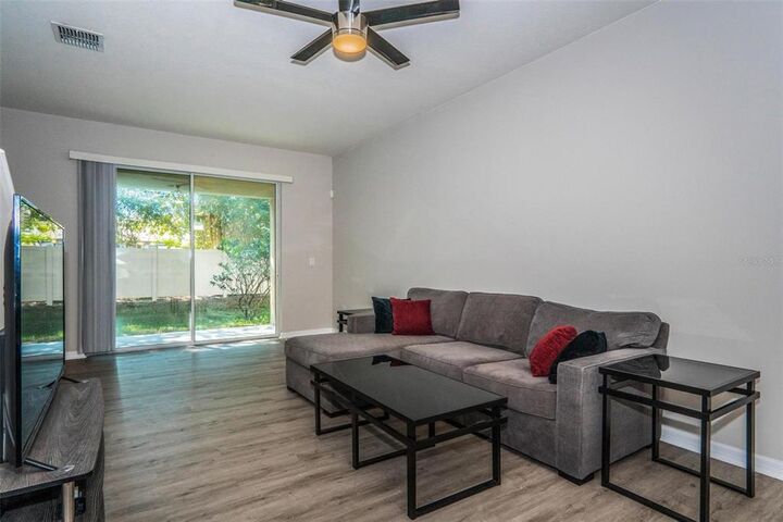 Property Photo: 2155 Broadway View Avenue FL 33510