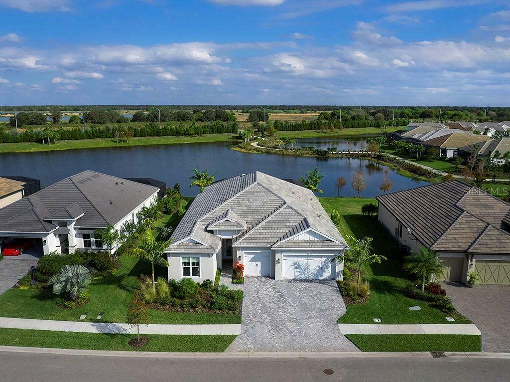 Property Photo: 796 Tailwind Place FL 34240