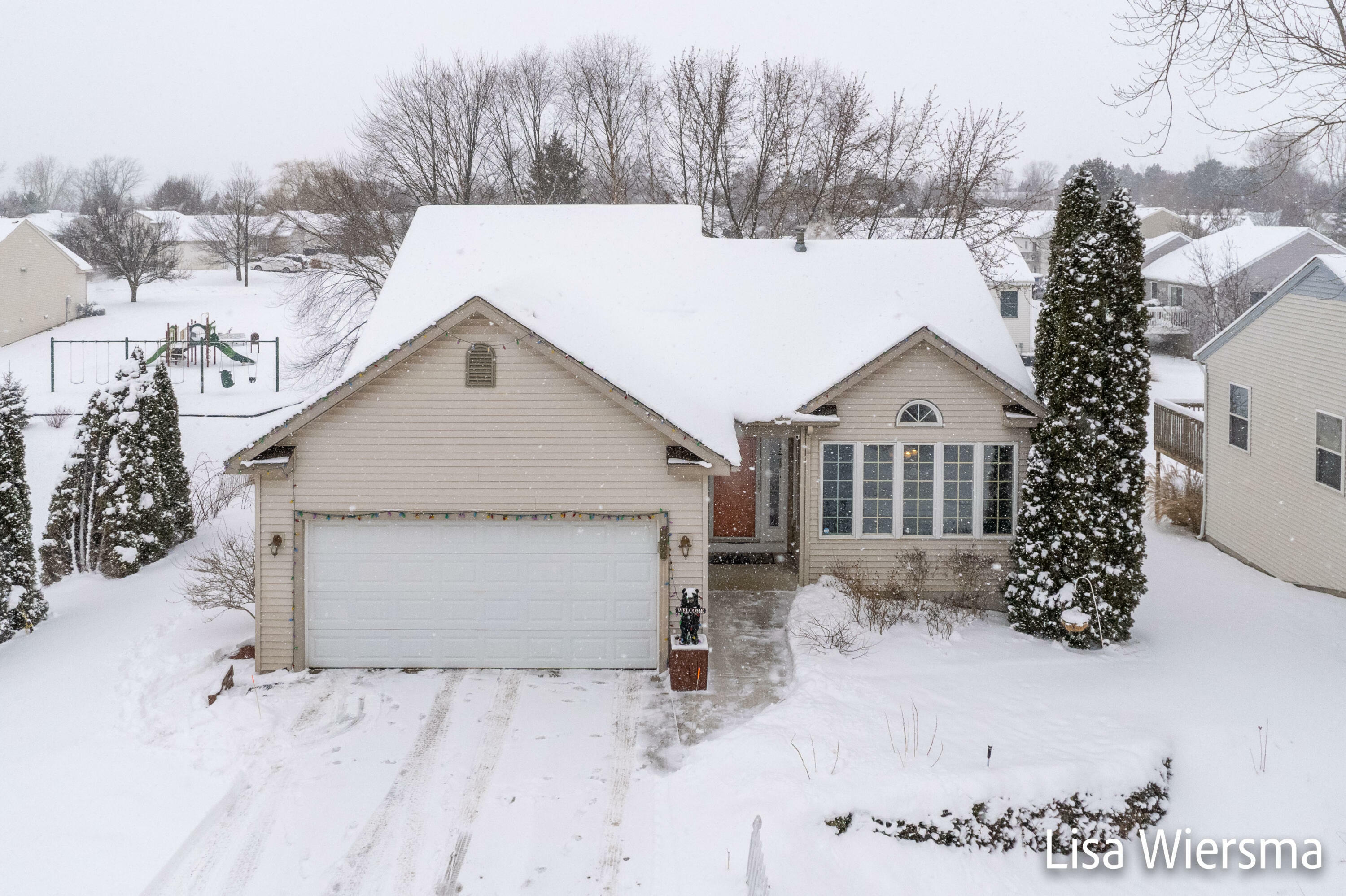 Property Photo:  2964 Riley Ridge Road  MI 49424 