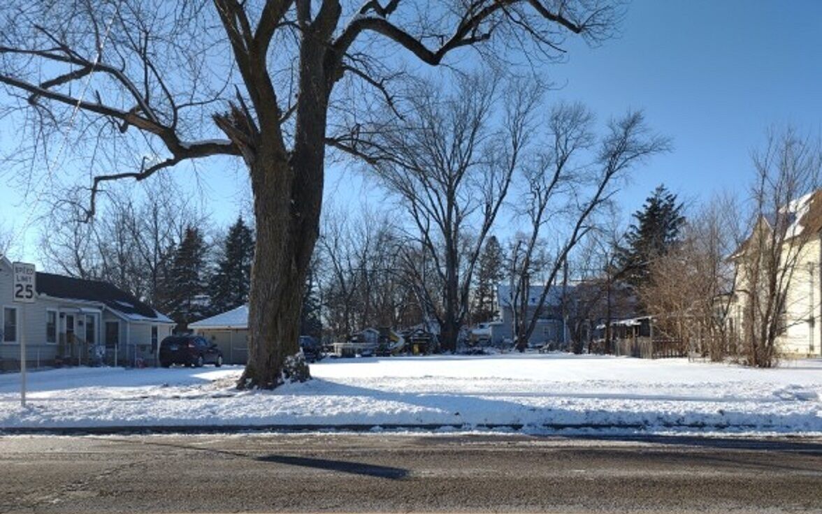 Property Photo: 203 S State Street IL 61065