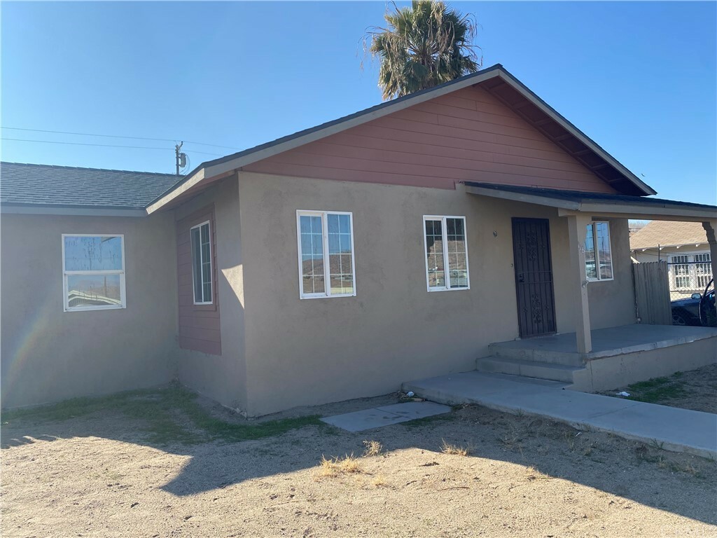 Property Photo:  116 W Fredricks Street  CA 92311 