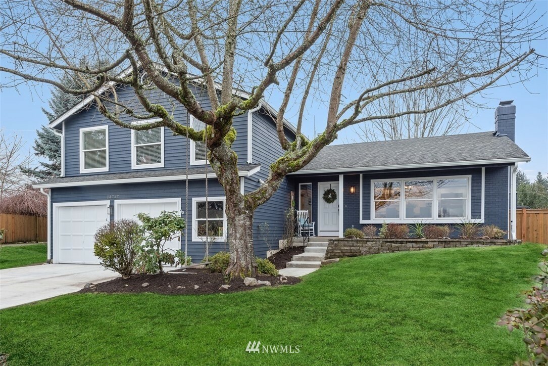 Property Photo:  13727 SE 17th Street  WA 98005 